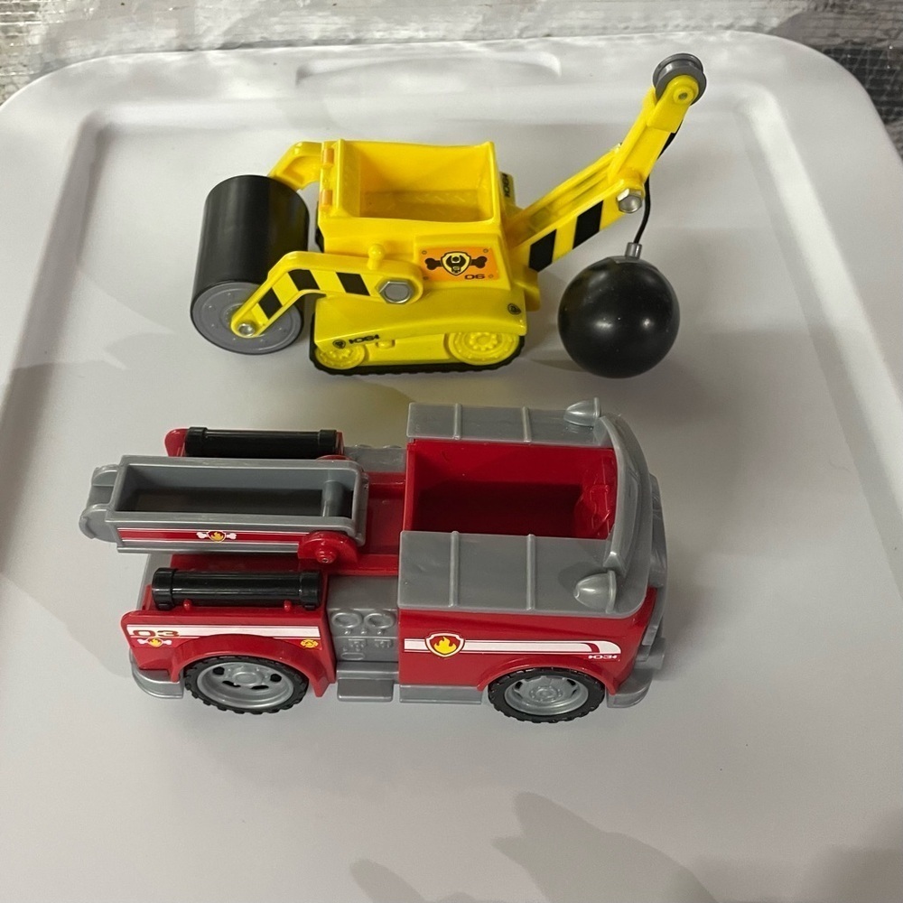 Paw Patrol Red and Yellow Action Figures Playset - Picture 6 of 10